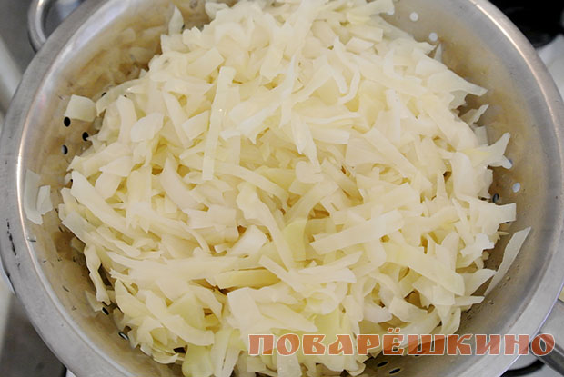 Картофельная запеканка с куриным филе и капустой