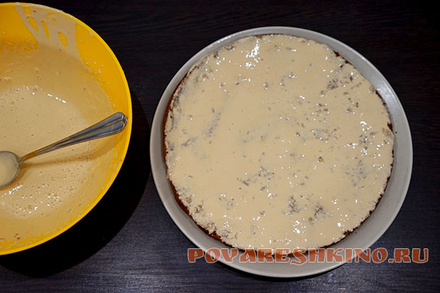 Пирог из варенья со сметанным кремом