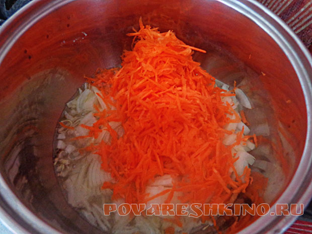 Каша из красной чечевицы с морковью и луком
