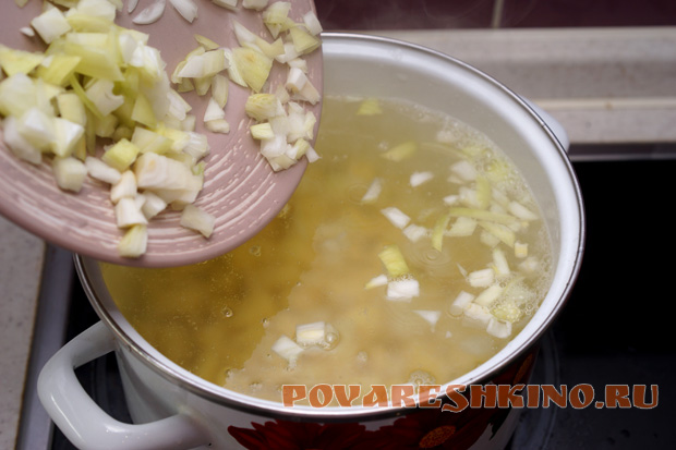 Быстрый суп с фрикадельками и картошкой